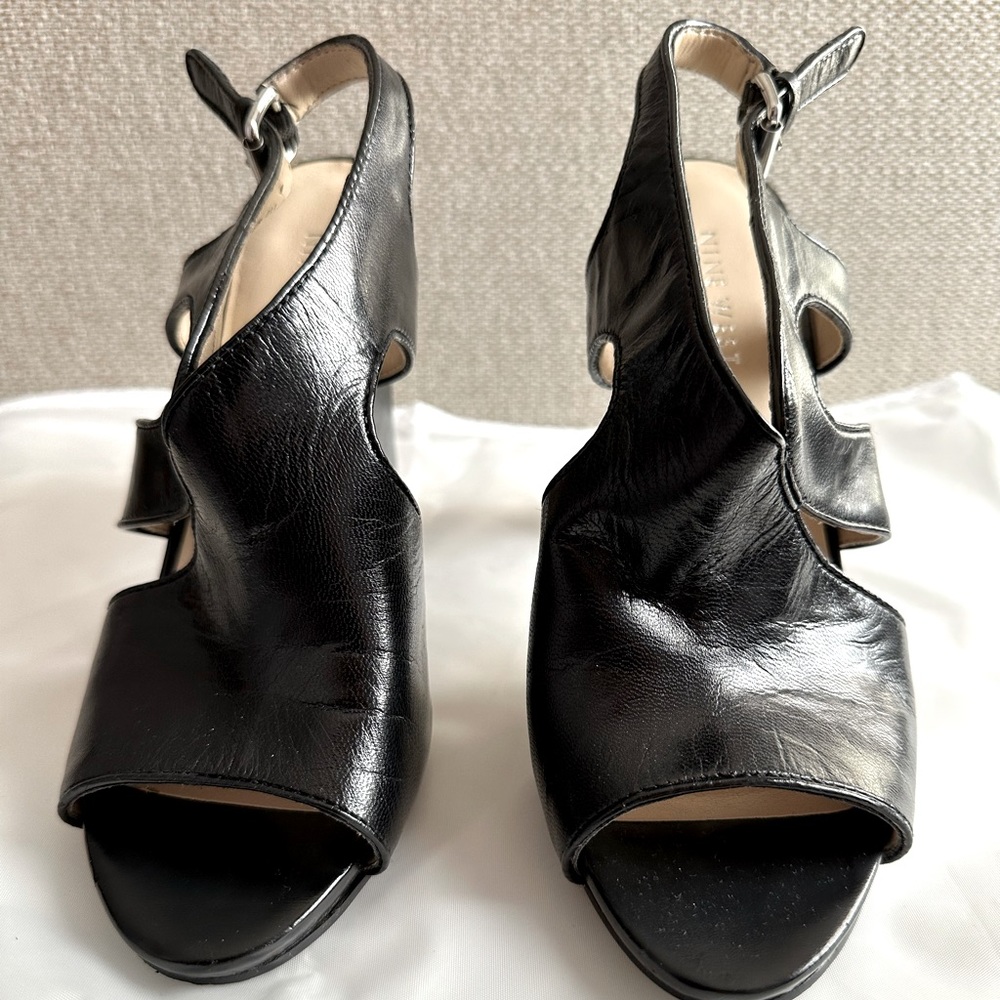 Nine West shoes. Good condition. Black. Size 6 1/2. 4 inch heals